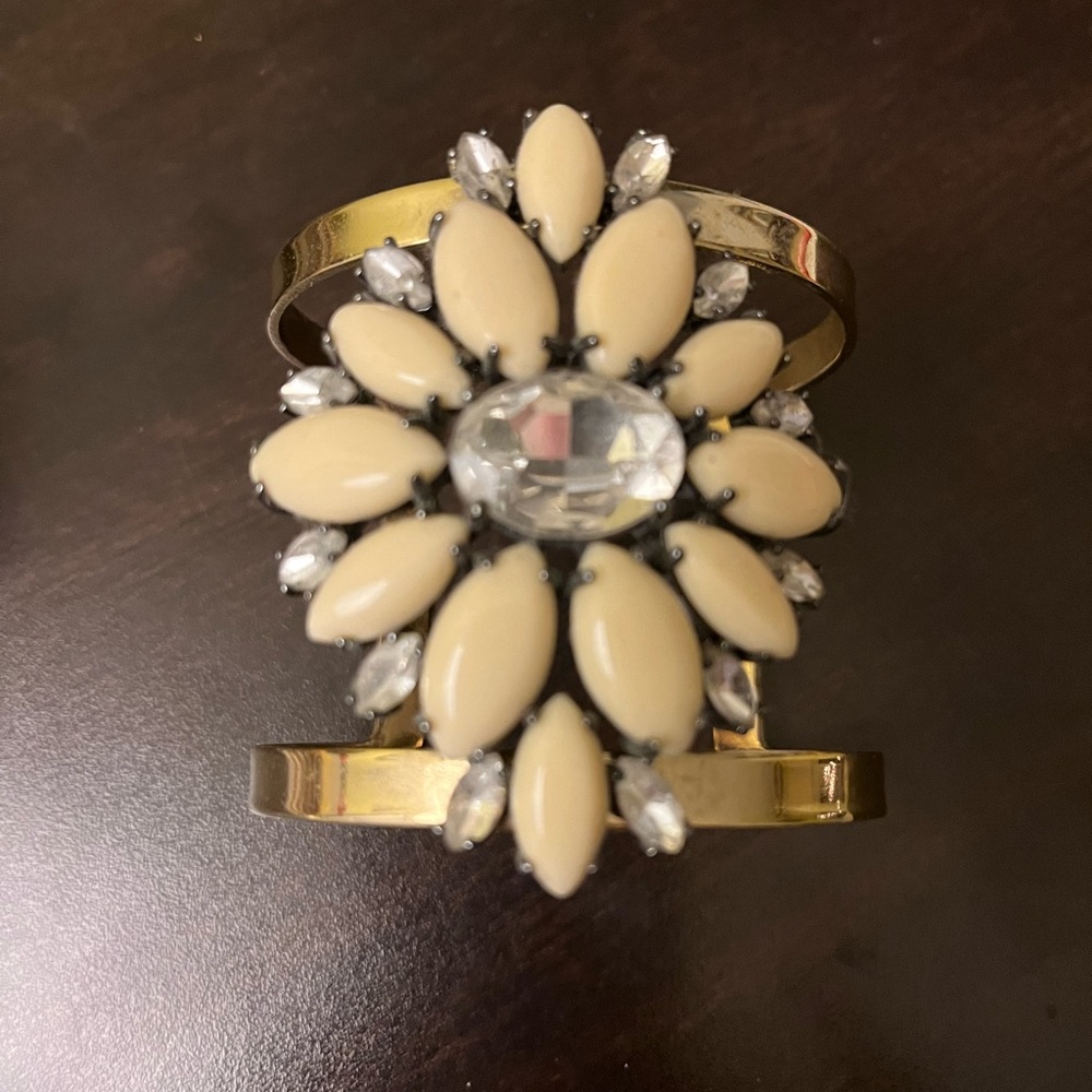 Juicy Couture Elegant Cream and Gold Floral Bracelet